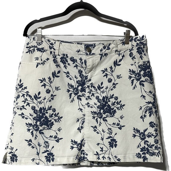 Christopher & Banks White and Blue Floral jean mini‎ skirt size 14 - Picture 1 of 3